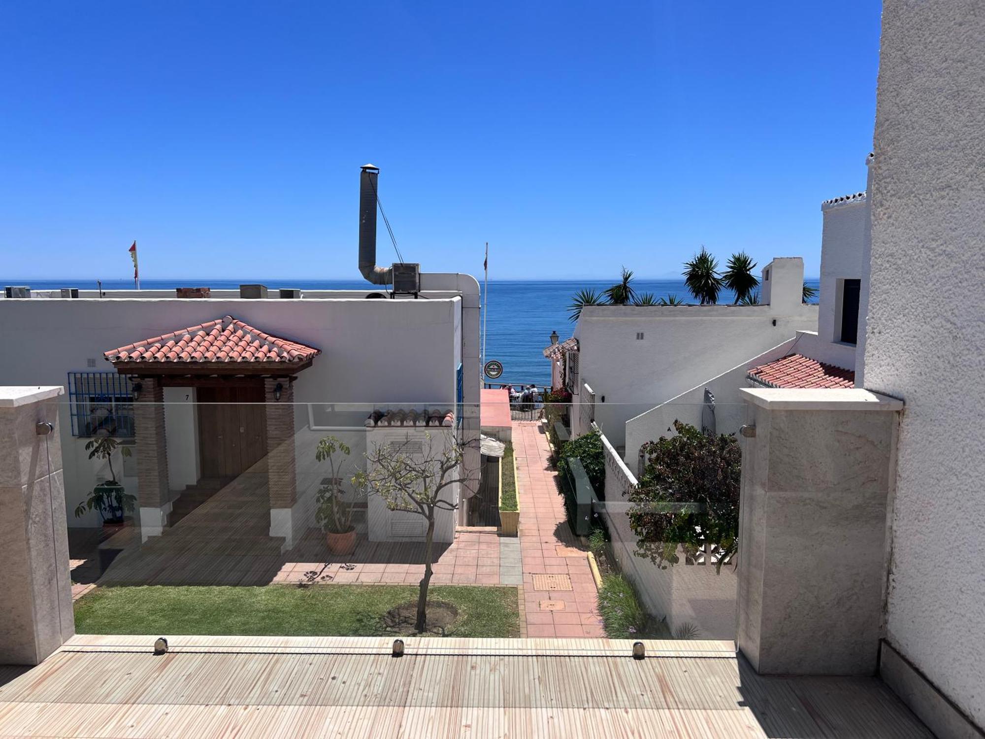 Holiday home Pirata Sea Front Estepona